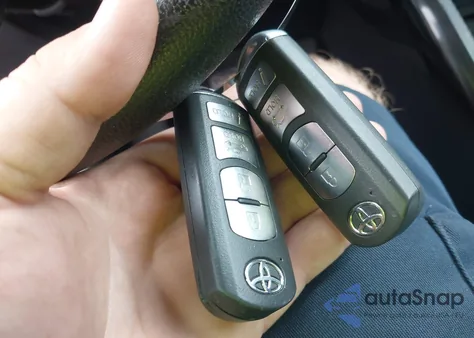 2017 Toyota Yaris Ia z USA, uszkodzony, nr VIN 3MYDLBYV2HY150229